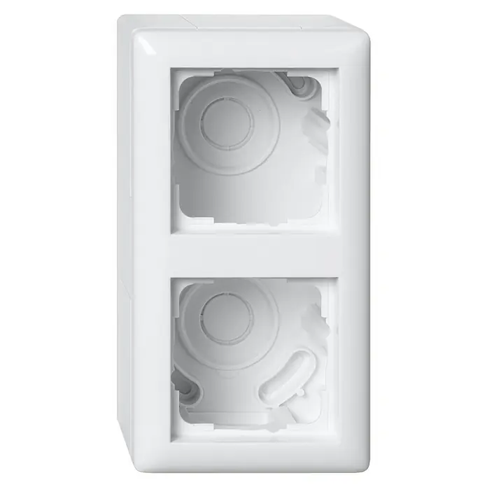 Gira Aufputzgehäuse 106203 - Reinweiß glänzend, 2-fach, Kunststoff - Nahaufnahme einer leeren weißen Doppelsteckdosen-Unterputzdose, ideal für Elektroinstallationen im Innenbereich.