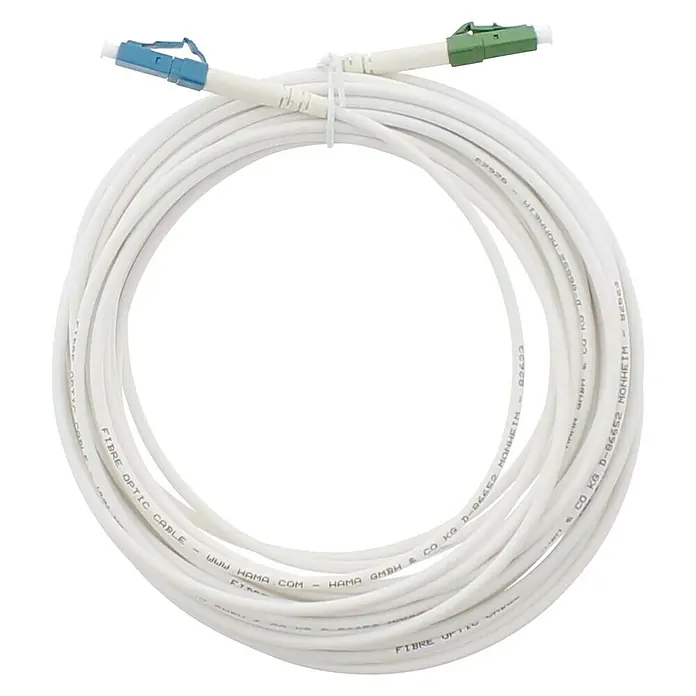 Hama Glasfaser-Netzwerkkabel - 9 m, Weiß, LC/APC-Stecker, LC/UPC-Stecker, Bis zu 10 Gbit/s - Weißes Glasfaserkabel mit blauen und grünen Anschlüssen, aufgerollt dargestellt.