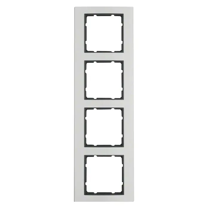 Berker B.3 Abdeckrahmen 10143004 - Alu/Anthrazit, 4-fach, Aluminium - Dieser Artikel zeigt eine weiße Mehrfachsteckdosenleiste mit vier quadratischen Aussparungen zur Aufnahme von Steckdosen oder Schaltern. Das Produkt ist ideal für den Innenbereich.
