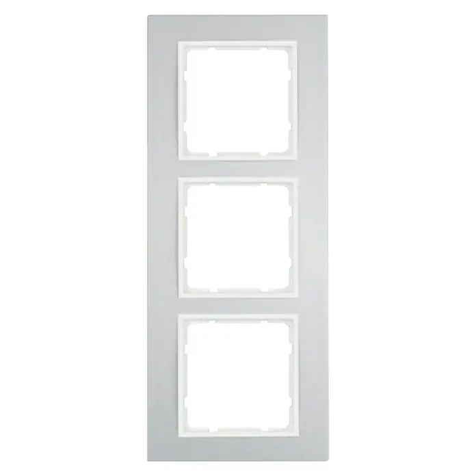 Berker B.3 Abdeckrahmen 10133904 - Alu/Polarweiß, 3-fach, Aluminium - Dreifache Schalterabdeckung in Grau mit drei quadratischen Aussparungen für Schalter oder Steckdosen, ideal für moderne Innenräume.