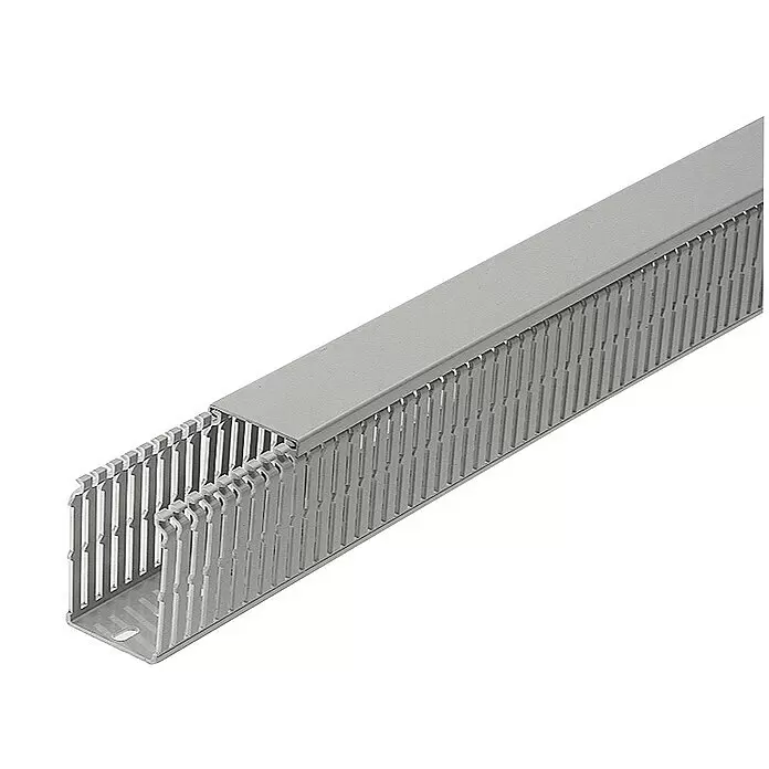 Gewiss Verdrahtungskanal - 2 m x 37,5 mm x 37,5 mm, Grau - Grauer geschlitzter Kabelkanal mit abnehmbarem Deckel.