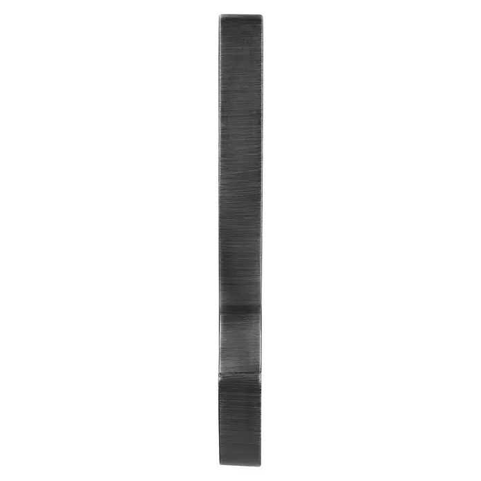 Siro Garderobenhaken 2432/ZN75 - L x B x H: 150 x 15 x 71 mm, Anzahl Haken: 1 Stk., Eisen antik, Metall - Nahaufnahme einer stilvollen, grauen Betonfliese, die modernes Design und robuste Materialien vereint.