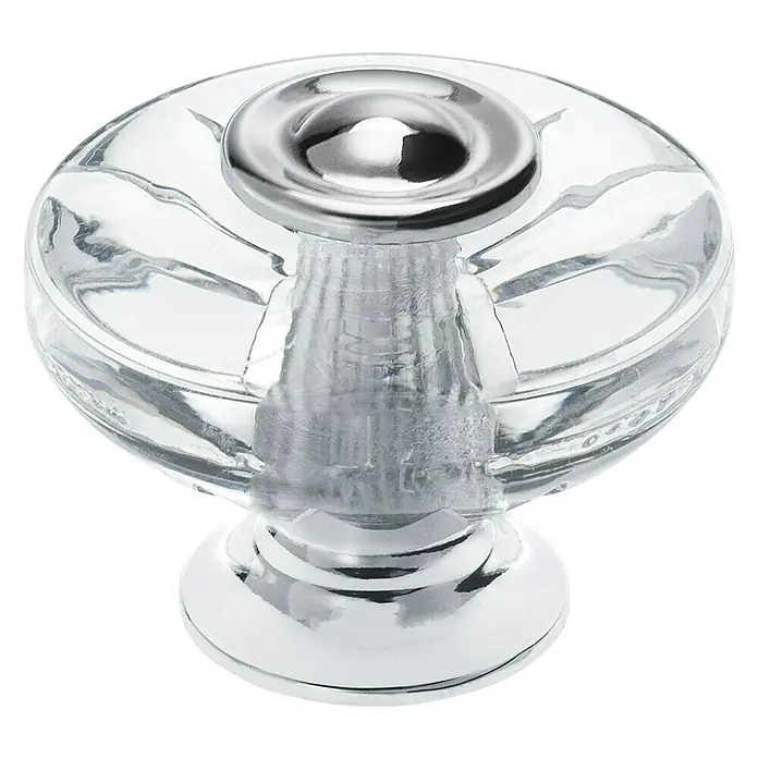 Siro Möbelknopf - Typ Möbelgriff: Knopf, Kunststoff, Sonstige, Durchmesser: 38 mm, Silber/Farblos - Nahaufnahme eines klaren Glasmöbelknopfs mit Chrombasis und Beschlägen, der die elegante Hardware hervorhebt.