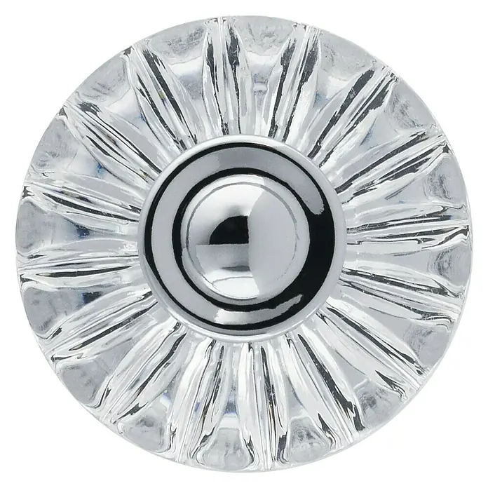 Siro Möbelknopf - Typ Möbelgriff: Knopf, Kunststoff, Sonstige, Durchmesser: 38 mm, Silber/Farblos - Nahaufnahme eines eleganten, transparenten Glasmöbelknopfs mit einem glänzenden, verchromten Mittelteil.