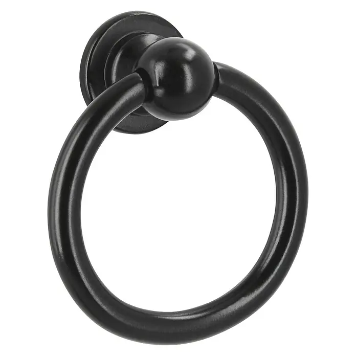 Siro Türklopfer - Stahl, Schwarz, Breite: 35 mm - Nahaufnahme eines schwarzen Ring-Türklopfers mit kreisförmigem Griff und dekorativer Rosette.