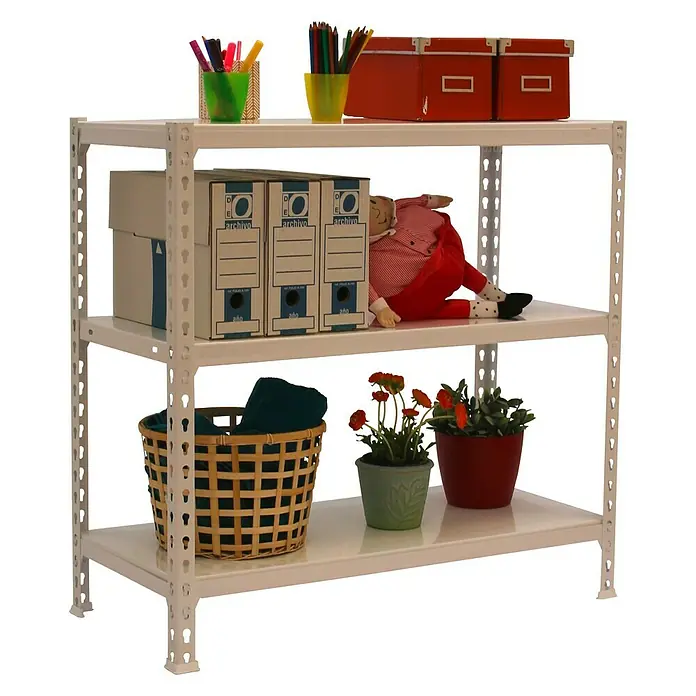 Simonrack Simonclick Metallregal Simonclick Plus - H x B x T: 100 x 100 x 30 cm, Traglast pro Boden: 180 kg, Anzahl Böden: 3 Stk., Stecken, Weiß/Weiß - Dreistufiges, weißes Regal mit Dingen wie Stiften, Pflanzen und Aufbewahrungsboxen.