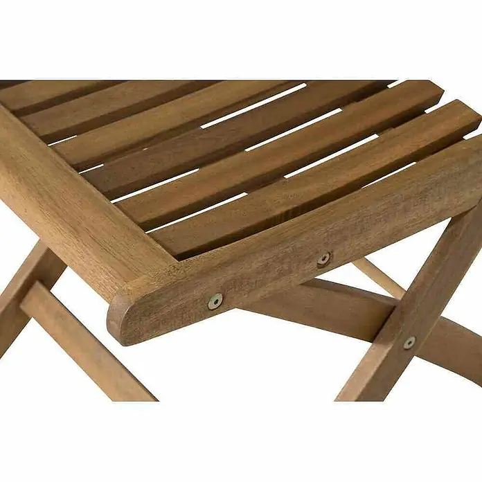 Siena Garden Klappstuhl Paleros im Set - 4 Stk., B x T x H: 44 x 65 x 97 cm, Ohne Armlehnen - Nahaufnahme eines hölzernen Klapphockers mit Lattenrostsitzfläche, der Stabilität und rustikalen Charme vereint.