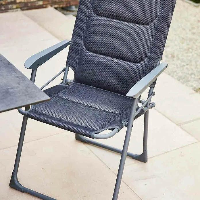 Siena Garden Gartenmöbel-Set Premium/Sola - 3 -tlg., Schwarz/Anthrazit, Aluminium - Ein grauer Outdoor-Stuhl mit Armlehnen und atmungsaktivem Netzgewebe. Der ideale Gartenstuhl für entspannte Stunden im Freien.