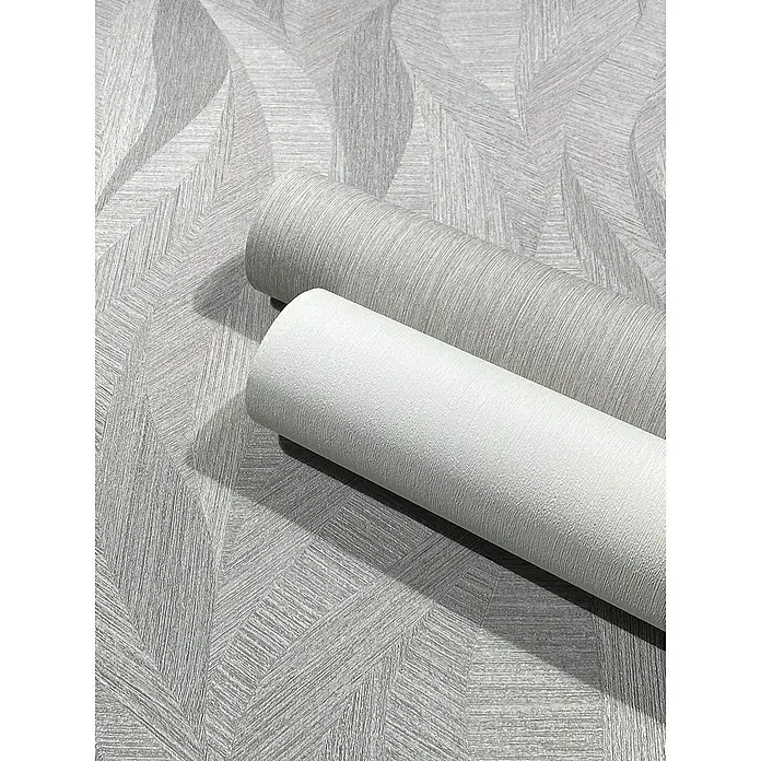 Marburg Papis Loveday Vliestapete - Grau, Wellen, 10,05 x 0,7 m - Nahaufnahme von zwei Rollen stilvoller, grauer Tapete mit modernem Design, ideal für die Wandgestaltung im Innenbereich.