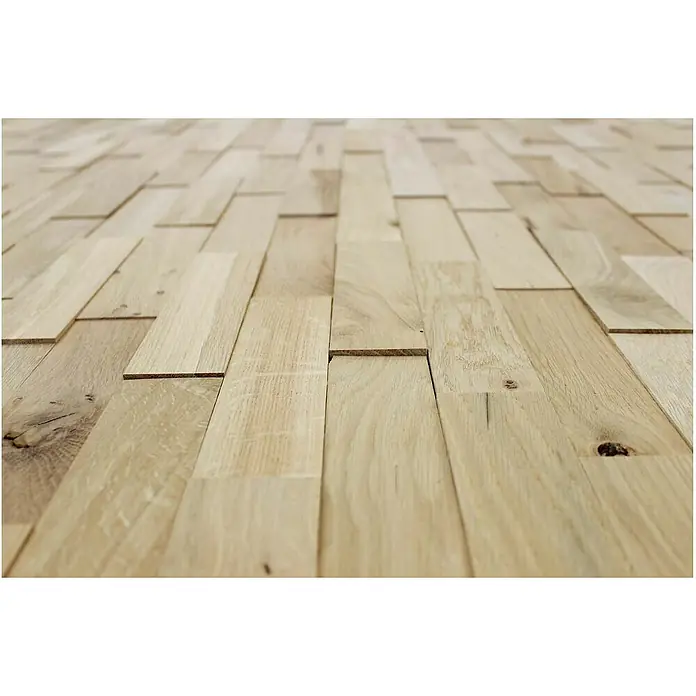 Wodewa Holzriemchen 200 Eiche rustikal - 100 Stk., L x B: 200 x 50 mm, 2 mm - 6 mm, Max. Anwendungsfläche: 1 m², Unbehandelt - Nahaufnahme eines hellen Eichenparkettbodens, der ein modernes und elegantes Design für jeden Raum bietet.
