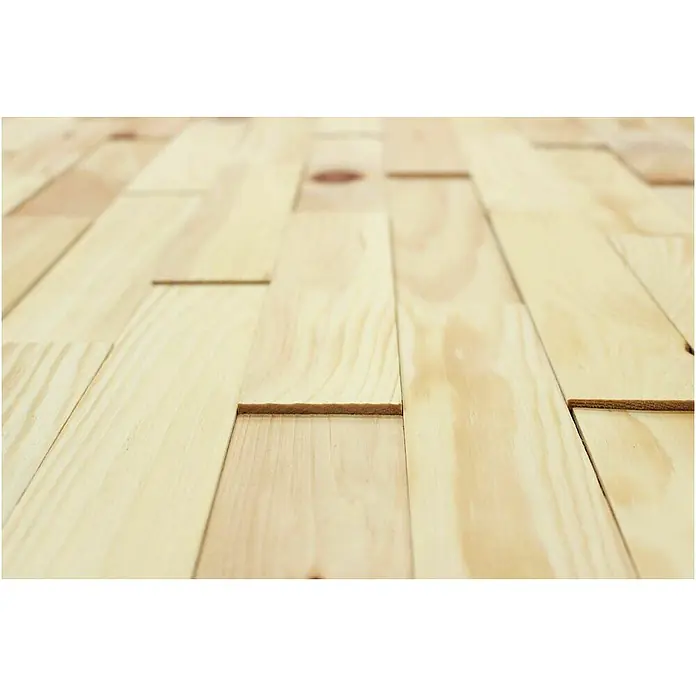 Wodewa Holzriemchen 200 Zirbe - 200 x 50 mm, Stärke: 2 mm - 6 mm, 100 Stk., 1 m², Strukturiert UV-geölt - Detailaufnahme eines hellen Holzfußbodens, der ein Muster aus rechteckigen Planken mit sichtbarer Holzmaserung zeigt.
