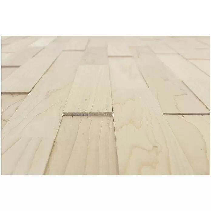 Wodewa Holzriemchen 200 Ahorn - 200 x 50 mm, Stärke: 2 mm - 6 mm, 100 Stk., 1 m², Unbehandelt - Helle Holzpaneele mit feiner Maserung, in einem versetzten, geschichteten Muster angeordnet, erzeugen eine dimensionale Oberfläche.