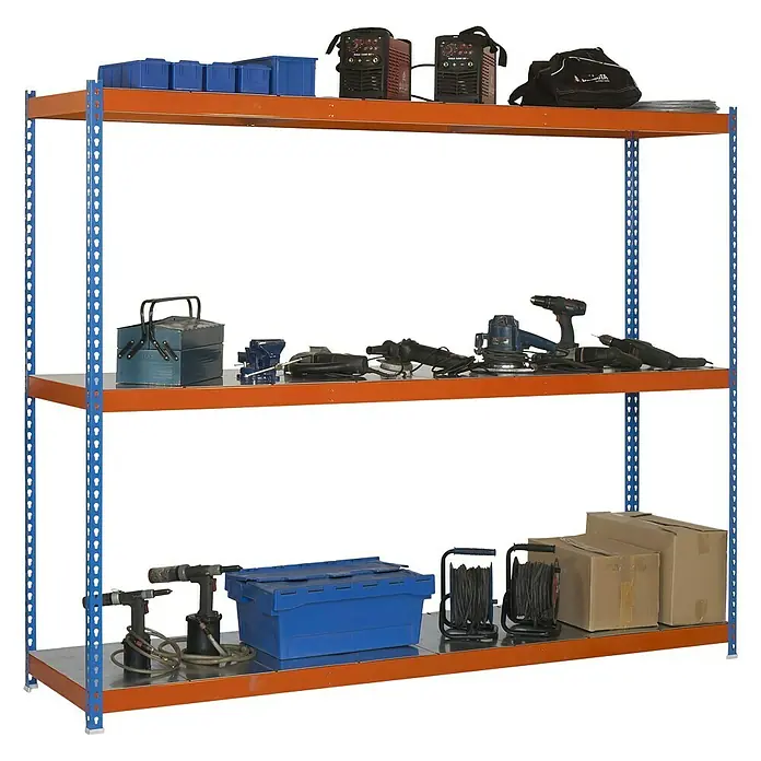Simonrack Simonforte Schwerlastregal Simonforte Metall - H x B x T: 200 x 240 x 45 cm, Traglast pro Boden: 600 kg, Anzahl Böden: 3 Stk., Stecken, Blau/Orange/Silber - Regal mit drei Ebenen, beladen mit Werkzeug und Behältern, ideal für Werkstatt oder Lagerung. Die blaue und orange Farbkombination ist auffällig.