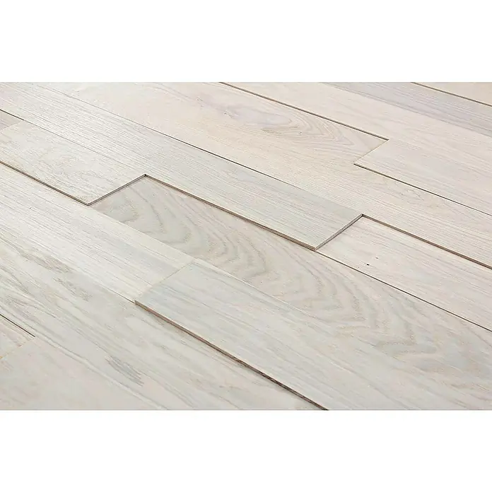 Wodewa Holzriemchen 1000 Eiche Arctic - 1.000 x 100 mm, Stärke: 3 mm - 6 mm, 10 Stk., 1 m², Verklebung - Detailaufnahme von hellem Holzbodenbelag, der eine moderne und natürliche Ästhetik bietet. Perfekt für ein stilvolles Zuhause.