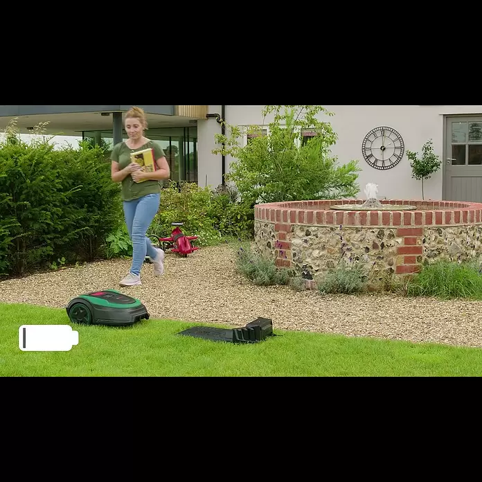 Bosch Mähroboter Indego M 700 - 700 m², Schnittbreite: 19 cm, Induktionsgestützte Navigation, Begrenzungskabel - Bosch_Mähroboter