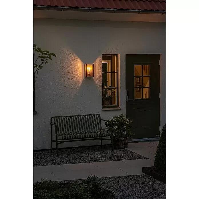 Konstsmide Außenwandleuchte Carpi - 60 W, 13,5 x 18 x 30 cm, Messing, IP44 - Stimmungsaufnahme