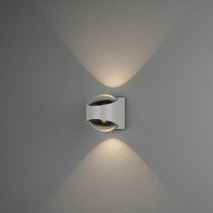 Konstsmide LED-Außenwandleuchte Bitonto - 11 W, 12 x 10,5 x 12 cm, Weiß, IP54 - Moderne Wandleuchte in Weiß mit elegantem Lichtdesign. Schafft eine angenehme Atmosphäre durch indirekte Beleuchtung an der Wand.