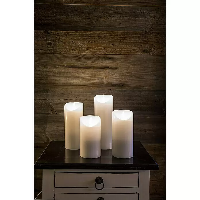 Konstsmide LED-Echtwachskerze - Ø x H: 7,5 x 17,5 cm, Weiß - Stimmungsaufnahme