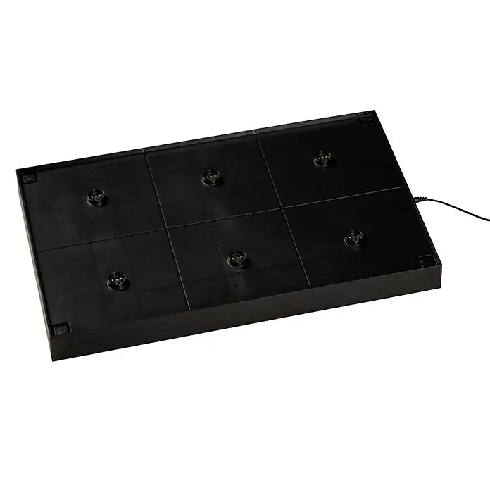 Konstsmide Ladestation für USB-Tischleuchten - 6 Ladeplätze - Nahaufnahme eines schwarzen Ladegeräts mit sechs Ladeplätzen, ideal zum Aufladen mehrerer Geräte gleichzeitig.