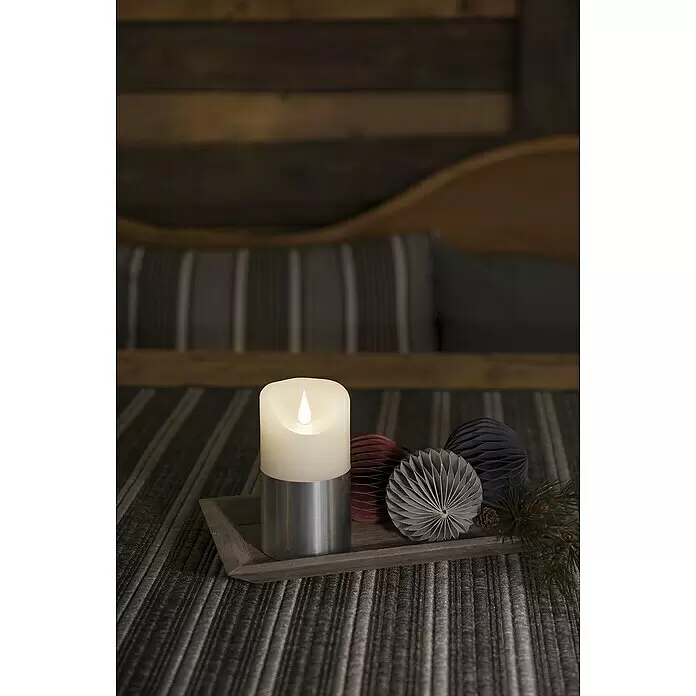 Konstsmide LED-Echtwachskerze - Ø x H: 7,5 x 13,5 cm, Silber, Weiß - Stimmungsaufnahme