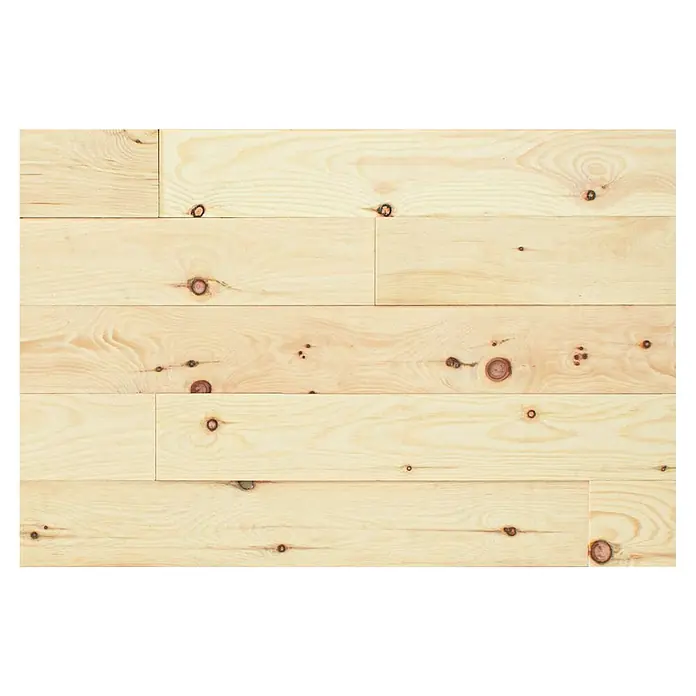 Wodewa Holzriemchen 1000 Zirbe - 1.000 x 100 mm, Stärke: 3 mm - 6 mm, 10 Stk., 1 m², Verklebung - Detailaufnahme einer hellen Kiefernholzvertäfelung mit Astlöchern und Maserung. Ideal für rustikale Wandverkleidungen oder Möbelbau.