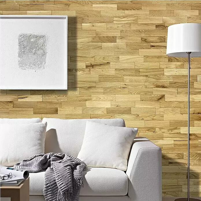 Wodewa Holzriemchen 200 Eiche Living - 200 x 50 mm, Stärke: 2 mm - 6 mm, 100 Stk., 1 m² - Natürliche helle Holz-Wandpaneele, die eine Wohnzimmerwand bedecken, mit vielfältiger Maserung und Farbtönen.