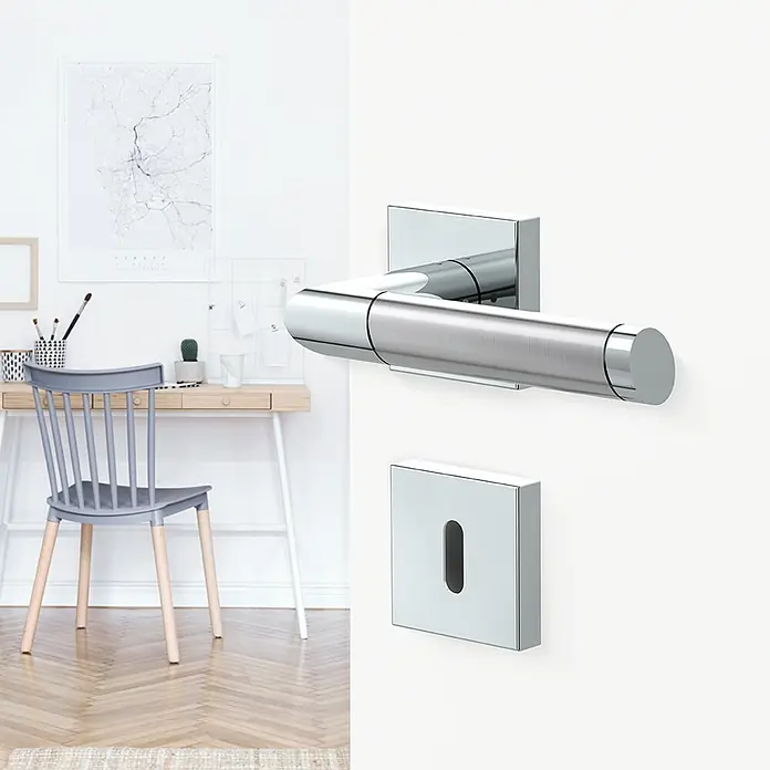 Diamond Doors Creative Drückergarnitur Georgia - Stärke Tür: 38 mm - 45 mm, Edelstahl, L-Form, Buntbart - Elegante Türklinke aus Chrom mit quadratischer Rosette und passendem Schlüsselloch für moderne Inneneinrichtungen.