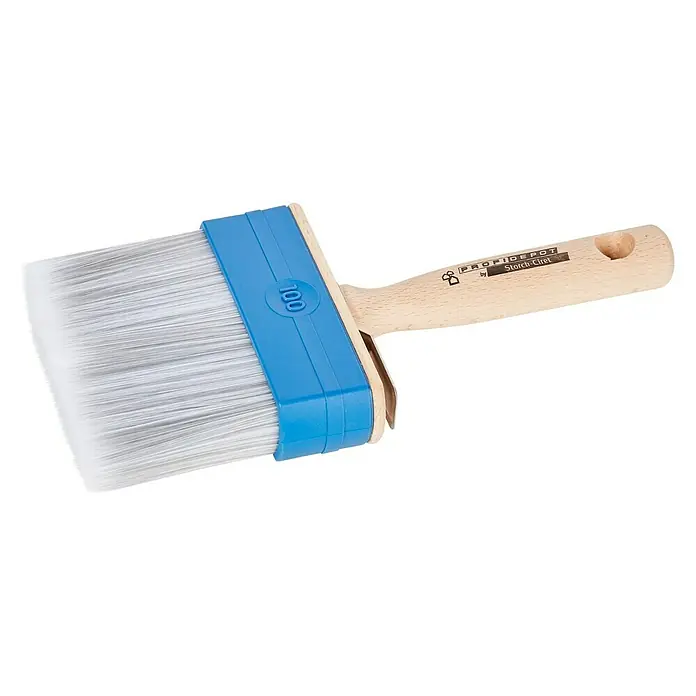 Profi Depot by Storch-Ciret Lasur-Flächenstreicher - Breite Borsten: 100 mm, Borsten-Farbtank, Holz - Ein Detailaufnahme eines breiten, rechteckigen Flächenstreichers mit weißen Borsten, einem blauen Halter und einem Holzgriff.