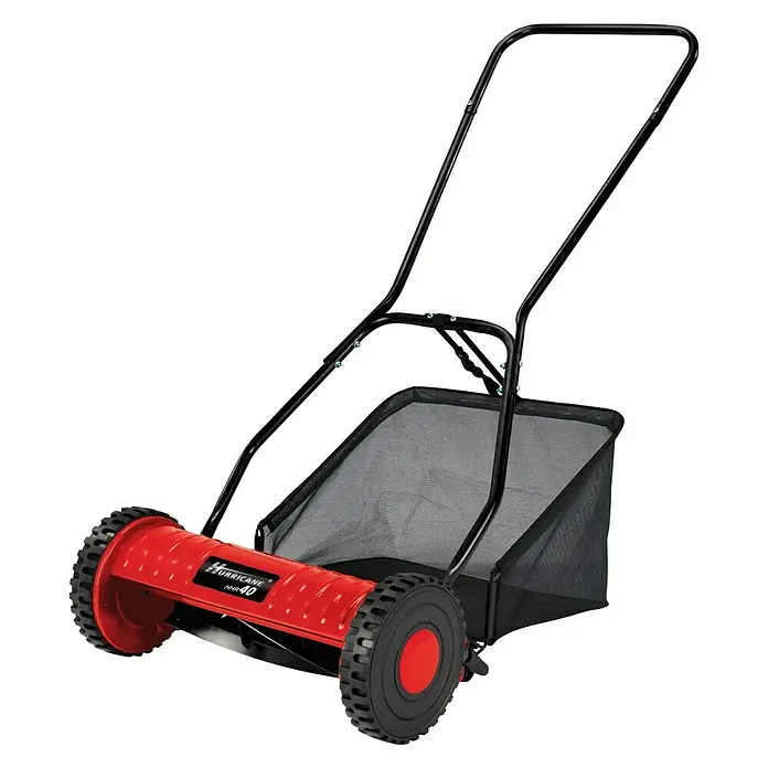 Hurricane Spindelmäher HHR 40 - Schnittbreite: 40 cm - Ein roter Hurricane-Handrasenmäher mit einem schwarzen Griff und einem Auffangsack, der sich ideal für kleine Rasenflächen eignet.