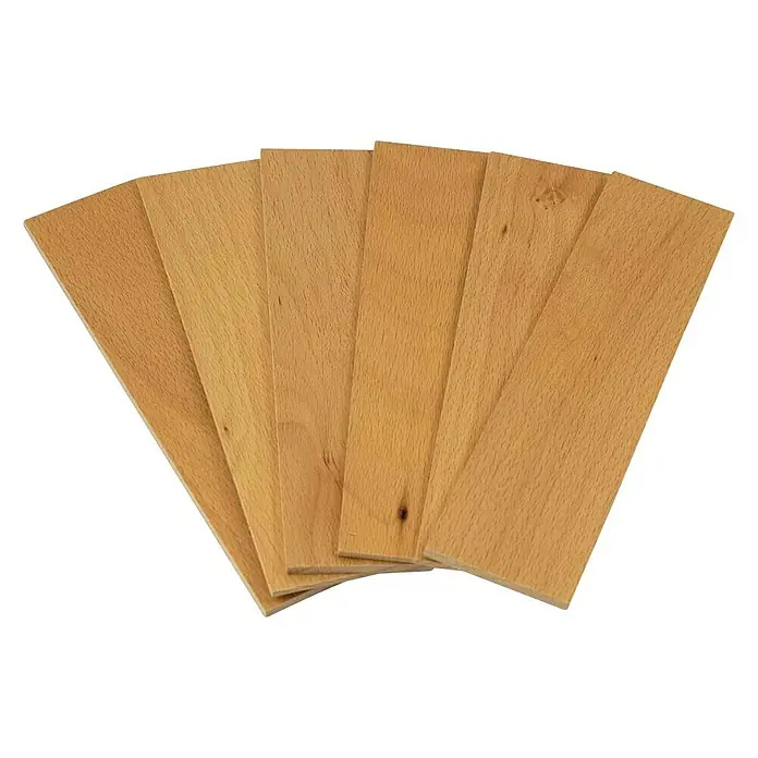 Wodewa Echtholzriemchenmuster 200 Buche - 200 x 50 x 2 mm, 6 Stk. - Helle Holzfurniere sind fächerförmig auf einem schwarzen Hintergrund angeordnet und zeigen die Maserung und Textur des Holzes.