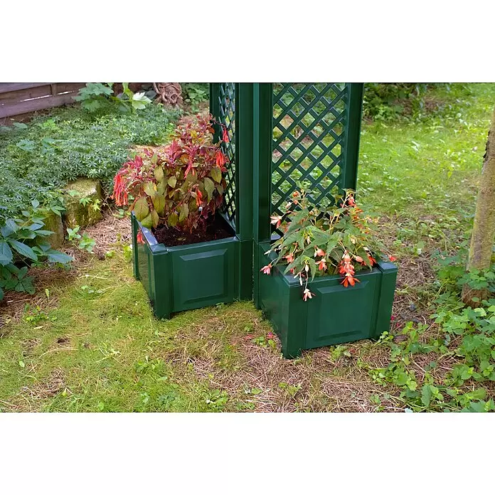 KHW Pflanzkasten - Außenmaß (L x B x H): 43 x 43 x 140 cm, Kunststoff, Grün, Mit Rankgitter, 2 Stk. - Zwei grüne Pflanzgefäße mit integrierten Spalieren, die farbenfrohe Blütenpflanzen beherbergen.