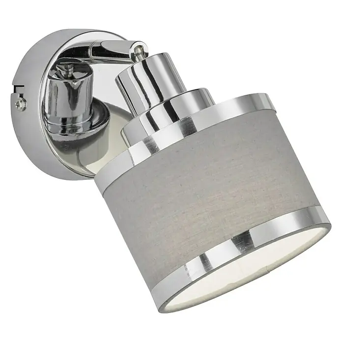 WOFI Wandstrahler Alexia - 28 W, L x B x H: 11,4 x 10 x 19 cm, Chrom, E14, 1 Stk. - Nahaufnahme einer modernen, verchromten Wandleuchte mit einem zylindrischen, grauen Lampenschirm, der ein sanftes Licht ausstrahlt.