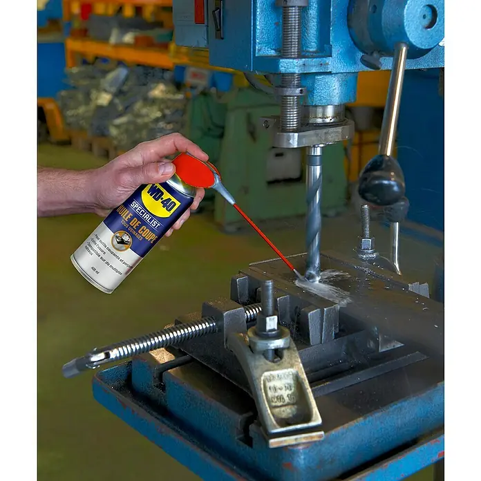 WD-40 Specialist Aceite de perforación y corte multiusos - 400 ml - Aceite de corte WD-40 Specialist que se utiliza en un taladro de columna para la metalurgia.