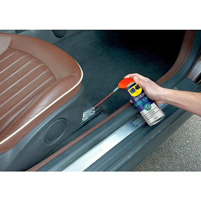WD-40 Specialist Grasa de litio - 400 ml - Grasa de litio blanca WD-40 Specialist utilizada para lubricar piezas de automóvil, asegurando una lubricación duradera y proporcionando protección contra el óxido.