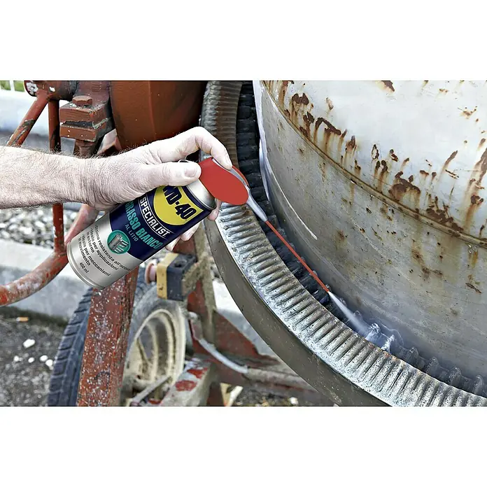 WD-40 Specialist Grasa de litio - 400 ml - Lubricación de una corona dentada con grasa de litio blanca WD-40 Specialist. WD-40 asegura un movimiento suave y protege contra el desgaste.