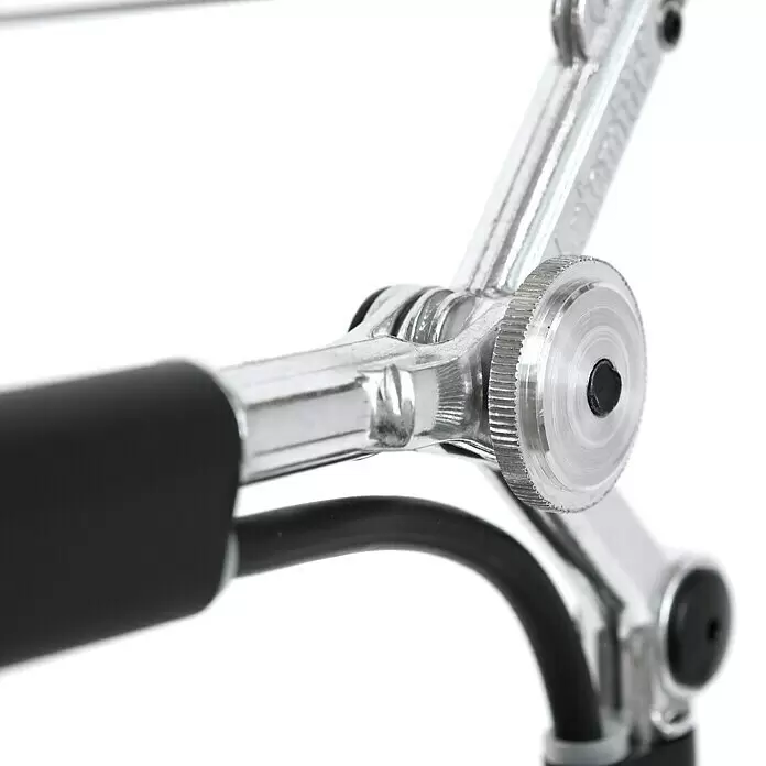 Artemide Tischleuchte Tolomeo - 77 W, Schwarz, Silber, Schwarz, E27 - Silbernes Metallwerkzeug mit schwarzem Griff und gerändeltem Einstellknopf.
