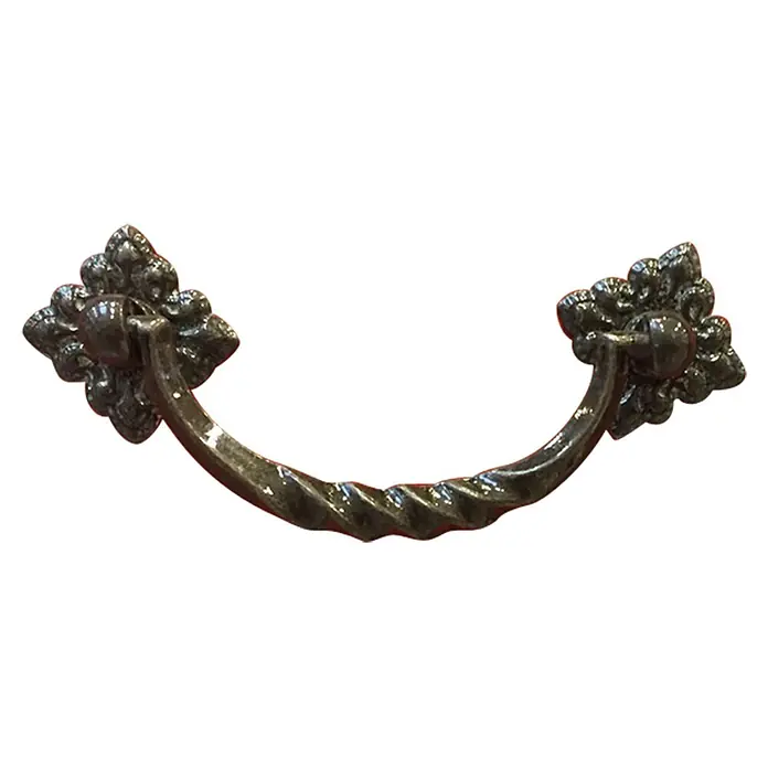 Häfele Tirador para muebles Rústico - Tipo de tirador del mueble: Estribo, Largo: 110 mm - Tirador de cajón antiguo de metal con diseño floral y asa retorcida. ¡Perfecto para muebles vintage!