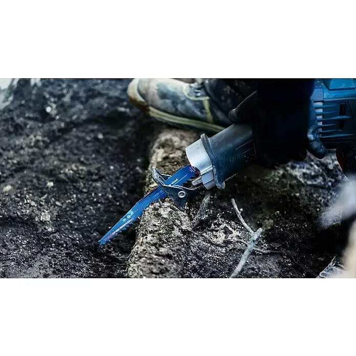 Bosch Expert Säbelsägeblatt Tough Wood S 1142 KHM - Länge: 225 mm - Anwendungsbeispiel