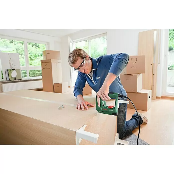 Bosch Elektrotacker PTK 14 EDT - Klammertiefe: 6 mm - 14 mm, 30 Impulse/min - Anwendungsbeispiel