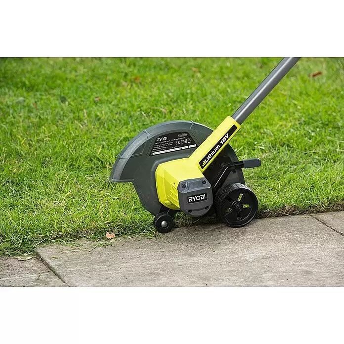 Ryobi ONE+ Akku-Rasenkantenschneider RY18EGA-0 - 18 V, Li-Ionen, Ohne Akku - Anwendungsbeispiel