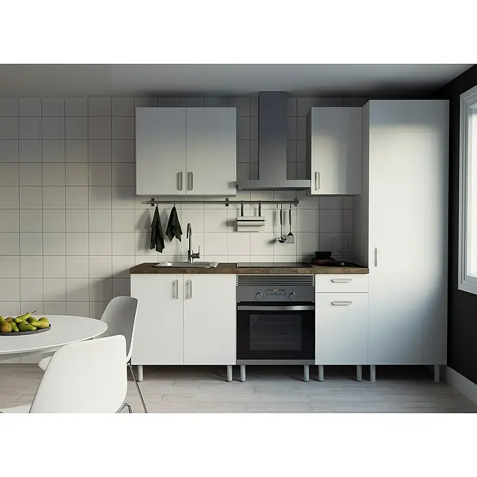 Top Element Cocina compacta - Ancho: 2,4 m, Sin electrodomésticos, Blanco, 6 pzs. - Cocina luminosa con armarios blancos, fregadero y fogones. El diseño minimalista se complementa con un comedor.