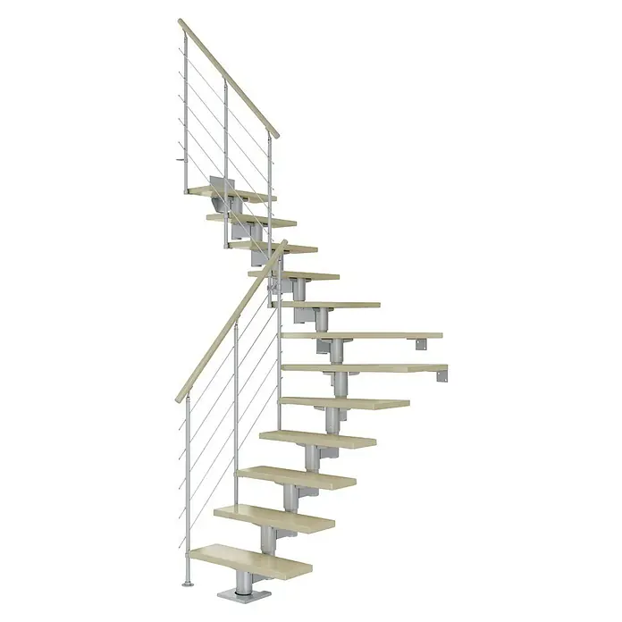 Dolle Mittelholmtreppe Cork - Breite: 75 cm, Perlgrau, 1/4-gewendelt, Farbe Stufen: Ahorn Natur, Geschosshöhe: 222 cm - 270 cm, Edelstahlgeländer - Elegante Wendeltreppe mit hellen Holzstufen und silberfarbenem Geländer vor schwarzem Hintergrund. Modernes Design für stilvolle Innenräume.