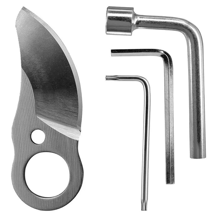 Ryobi Ersatzklinge RAC318 - Passend für: Ryobi 18 V Akku-Gartenschere RY18SCA-0 - Nahaufnahme einer Gartenschere und verschiedener Schraubenschlüssel. Werkzeuge für die Gartenarbeit und Reparaturen.