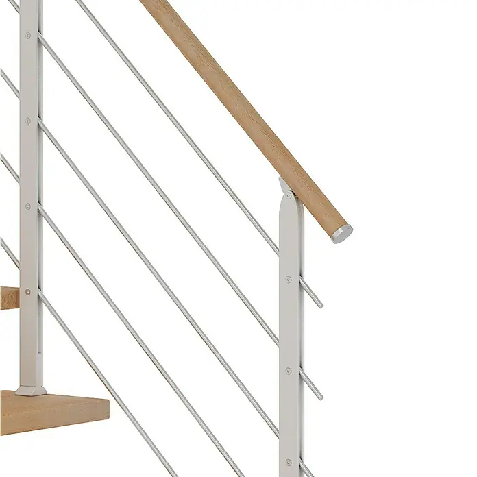 Dolle Mittelholmtreppe HamburgBreite: 75 cm, Gerade, Verkehrsweiß, Farbe Stufen: Buche Natur, Geschosshöhe: 278 cm - 322 cm - Nahaufnahme einer modernen Treppe mit Holzhandlauf und silbernen Edelstahlseilen, die ein minimalistisches Design verkörpern.
