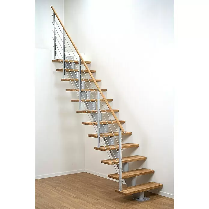 Dolle Mittelholmtreppe Hamburg - Breite: 85 cm, Gerade, Perlgrau, Farbe Stufen: Eiche Natur, Geschosshöhe: 222 cm - 258 cm - Stimmungsaufnahme
