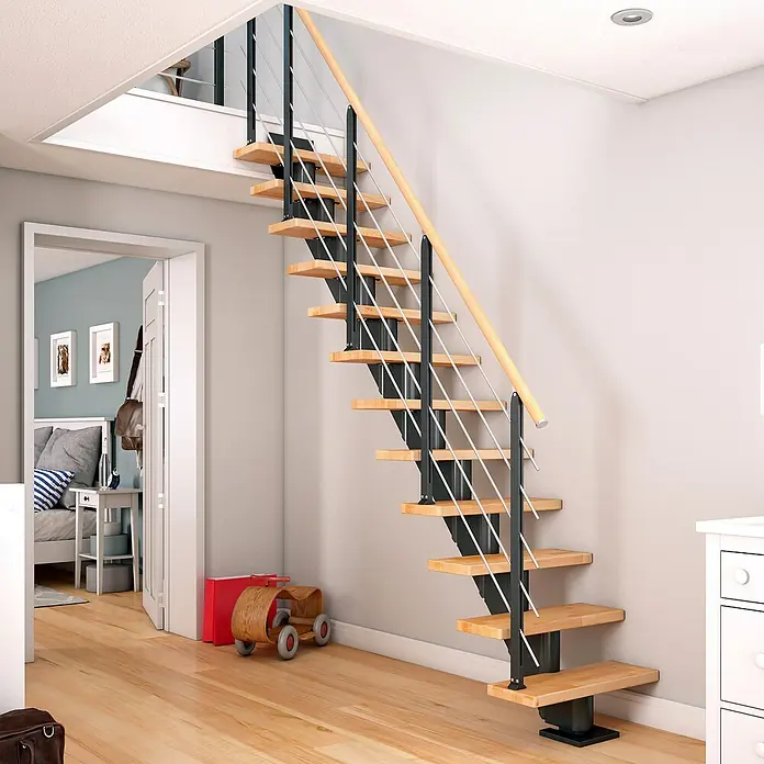 Dolle Mittelholmtreppe FrankfurtBreite: 65 cm, Gerade, Anthrazitgrau, Farbe Stufen: Buche Natur, Geschosshöhe: 259 cm - 301 cm - Elegante Treppe mit Holzstufen und Stahlgeländer. Diese Treppe fügt sich nahtlos in moderne Wohnräume ein und bietet stilvollen Komfort.