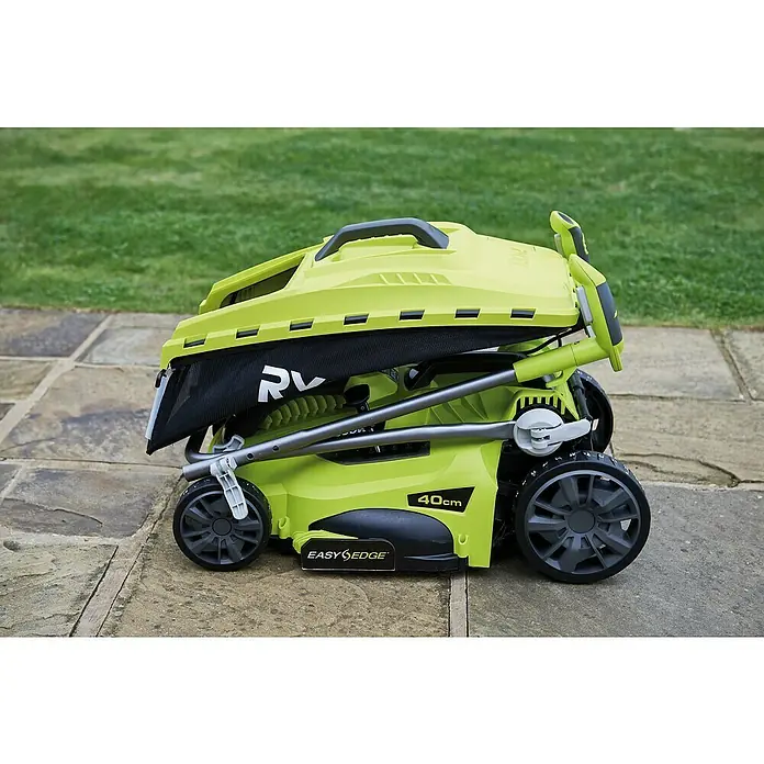 Ryobi Elektro-Rasenmäher RLM18E40H - 1.800 W, Schnittbreite: 40 cm - Zusammengeklappter Ryobi Rasenmäher, ideal für kleine Gärten. Kompakte Lagerung durch Klappmechanismus.