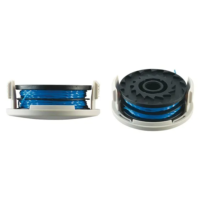 Ryobi Ersatzfadenspule RAC122 - Fadenlänge: 4,2 m, Fadenstärke: 1,5 mm, Passend für: RLT4027, RLT5027 und RLT6030 - Zwei Ansichten einer Spule mit blauer Trimmerschnur in einem weißen Gehäuse, die ein Ersatzteil für Gartengeräte darstellt.