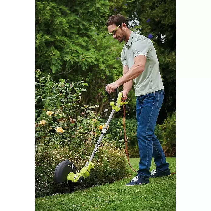 Ryobi Elektro-Rasentrimmer RLT6130 - 600 W, Schnittbreite Faden: 30 cm - Anwendungsbeispiel