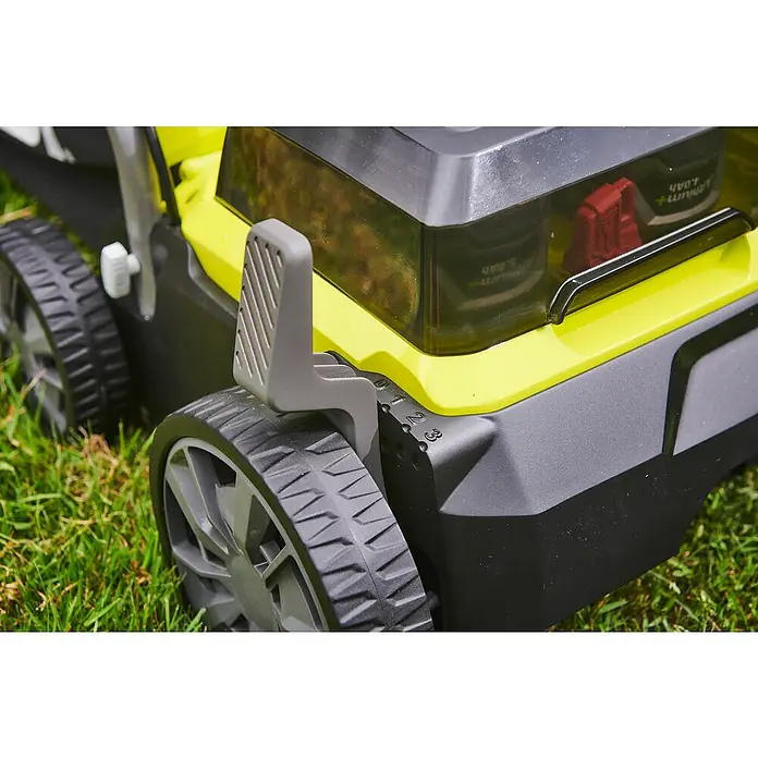 Ryobi ONE+ Akku-Vertikutierer RY18SFX35A-0 - Anzahl Akkus: Ohne Akku, 18 V, Arbeitsbreite: 35 cm - Detailaufnahme eines Ryobi Rasenmähers, der die Schnitthöhenverstellung und das Raddesign hervorhebt.